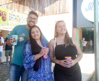 
<a style='margin-left: 5px;' class='btn btn-xs btn-social btn-facebook' href='https://www.facebook.com/sharer/sharer.php?u=https://www.galeramix.com.br/imagem/a151/800-800-90/conteudo/site_galerias/151/img6328.jpg' rel='popup' data-width='500' data-height='400'><i class='fa fa-facebook'></i>Compartilhar <span class='hidden-xs'>no Facebook</span>
</a> 
<a class='btn btn-default btn-xs' target='_blank' href='imagem/a151/800-800-90/conteudo/site_galerias/151/img6328.jpg'>
<span class='glyphicon glyphicon-cloud-download'></span> Salvar
</a>
