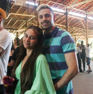 
<a style='margin-left: 5px;' class='btn btn-xs btn-social btn-facebook' href='https://www.facebook.com/sharer/sharer.php?u=https://www.galeramix.com.br/imagem/a151/800-800-90/conteudo/site_galerias/151/img6346.jpg' rel='popup' data-width='500' data-height='400'><i class='fa fa-facebook'></i>Compartilhar <span class='hidden-xs'>no Facebook</span>
</a> 
<a class='btn btn-default btn-xs' target='_blank' href='imagem/a151/800-800-90/conteudo/site_galerias/151/img6346.jpg'>
<span class='glyphicon glyphicon-cloud-download'></span> Salvar
</a>
