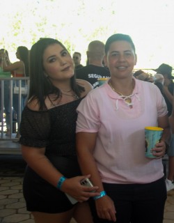 
<a style='margin-left: 5px;' class='btn btn-xs btn-social btn-facebook' href='https://www.facebook.com/sharer/sharer.php?u=https://www.galeramix.com.br/imagem/a151/800-800-90/conteudo/site_galerias/151/img6350-2.jpg' rel='popup' data-width='500' data-height='400'><i class='fa fa-facebook'></i>Compartilhar <span class='hidden-xs'>no Facebook</span>
</a> 
<a class='btn btn-default btn-xs' target='_blank' href='imagem/a151/800-800-90/conteudo/site_galerias/151/img6350-2.jpg'>
<span class='glyphicon glyphicon-cloud-download'></span> Salvar
</a>
