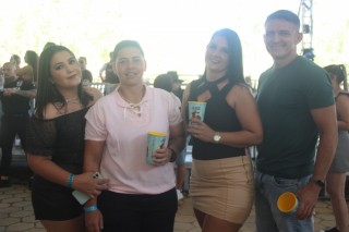 
<a style='margin-left: 5px;' class='btn btn-xs btn-social btn-facebook' href='https://www.facebook.com/sharer/sharer.php?u=https://www.galeramix.com.br/imagem/a151/800-800-90/conteudo/site_galerias/151/img6351.jpg' rel='popup' data-width='500' data-height='400'><i class='fa fa-facebook'></i>Compartilhar <span class='hidden-xs'>no Facebook</span>
</a> 
<a class='btn btn-default btn-xs' target='_blank' href='imagem/a151/800-800-90/conteudo/site_galerias/151/img6351.jpg'>
<span class='glyphicon glyphicon-cloud-download'></span> Salvar
</a>
