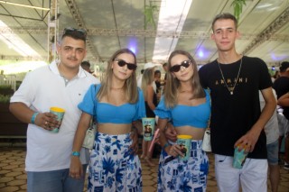 
<a style='margin-left: 5px;' class='btn btn-xs btn-social btn-facebook' href='https://www.facebook.com/sharer/sharer.php?u=https://www.galeramix.com.br/imagem/a151/800-800-90/conteudo/site_galerias/151/img6352.jpg' rel='popup' data-width='500' data-height='400'><i class='fa fa-facebook'></i>Compartilhar <span class='hidden-xs'>no Facebook</span>
</a> 
<a class='btn btn-default btn-xs' target='_blank' href='imagem/a151/800-800-90/conteudo/site_galerias/151/img6352.jpg'>
<span class='glyphicon glyphicon-cloud-download'></span> Salvar
</a>
