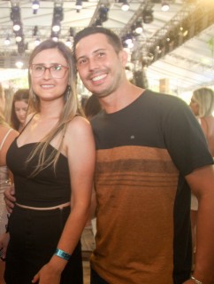 
<a style='margin-left: 5px;' class='btn btn-xs btn-social btn-facebook' href='https://www.facebook.com/sharer/sharer.php?u=https://www.galeramix.com.br/imagem/a151/800-800-90/conteudo/site_galerias/151/img6366-2.jpg' rel='popup' data-width='500' data-height='400'><i class='fa fa-facebook'></i>Compartilhar <span class='hidden-xs'>no Facebook</span>
</a> 
<a class='btn btn-default btn-xs' target='_blank' href='imagem/a151/800-800-90/conteudo/site_galerias/151/img6366-2.jpg'>
<span class='glyphicon glyphicon-cloud-download'></span> Salvar
</a>
