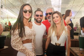 
<a style='margin-left: 5px;' class='btn btn-xs btn-social btn-facebook' href='https://www.facebook.com/sharer/sharer.php?u=https://www.galeramix.com.br/imagem/a151/800-800-90/conteudo/site_galerias/151/img6368.jpg' rel='popup' data-width='500' data-height='400'><i class='fa fa-facebook'></i>Compartilhar <span class='hidden-xs'>no Facebook</span>
</a> 
<a class='btn btn-default btn-xs' target='_blank' href='imagem/a151/800-800-90/conteudo/site_galerias/151/img6368.jpg'>
<span class='glyphicon glyphicon-cloud-download'></span> Salvar
</a>
