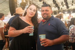 
<a style='margin-left: 5px;' class='btn btn-xs btn-social btn-facebook' href='https://www.facebook.com/sharer/sharer.php?u=https://www.galeramix.com.br/imagem/a151/800-800-90/conteudo/site_galerias/151/img6378.jpg' rel='popup' data-width='500' data-height='400'><i class='fa fa-facebook'></i>Compartilhar <span class='hidden-xs'>no Facebook</span>
</a> 
<a class='btn btn-default btn-xs' target='_blank' href='imagem/a151/800-800-90/conteudo/site_galerias/151/img6378.jpg'>
<span class='glyphicon glyphicon-cloud-download'></span> Salvar
</a>
