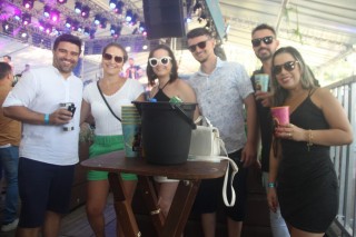 
<a style='margin-left: 5px;' class='btn btn-xs btn-social btn-facebook' href='https://www.facebook.com/sharer/sharer.php?u=https://www.galeramix.com.br/imagem/a151/800-800-90/conteudo/site_galerias/151/img6381.jpg' rel='popup' data-width='500' data-height='400'><i class='fa fa-facebook'></i>Compartilhar <span class='hidden-xs'>no Facebook</span>
</a> 
<a class='btn btn-default btn-xs' target='_blank' href='imagem/a151/800-800-90/conteudo/site_galerias/151/img6381.jpg'>
<span class='glyphicon glyphicon-cloud-download'></span> Salvar
</a>
