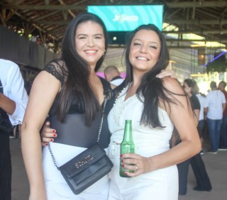 
<a style='margin-left: 5px;' class='btn btn-xs btn-social btn-facebook' href='https://www.facebook.com/sharer/sharer.php?u=https://www.galeramix.com.br/imagem/a151/800-800-90/conteudo/site_galerias/151/img6384.jpg' rel='popup' data-width='500' data-height='400'><i class='fa fa-facebook'></i>Compartilhar <span class='hidden-xs'>no Facebook</span>
</a> 
<a class='btn btn-default btn-xs' target='_blank' href='imagem/a151/800-800-90/conteudo/site_galerias/151/img6384.jpg'>
<span class='glyphicon glyphicon-cloud-download'></span> Salvar
</a>
