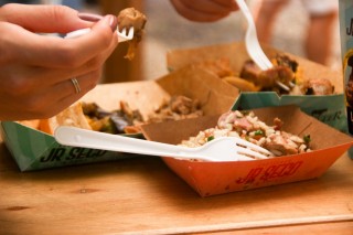 
<a style='margin-left: 5px;' class='btn btn-xs btn-social btn-facebook' href='https://www.facebook.com/sharer/sharer.php?u=https://www.galeramix.com.br/imagem/a151/800-800-90/conteudo/site_galerias/151/img6391.jpg' rel='popup' data-width='500' data-height='400'><i class='fa fa-facebook'></i>Compartilhar <span class='hidden-xs'>no Facebook</span>
</a> 
<a class='btn btn-default btn-xs' target='_blank' href='imagem/a151/800-800-90/conteudo/site_galerias/151/img6391.jpg'>
<span class='glyphicon glyphicon-cloud-download'></span> Salvar
</a>
