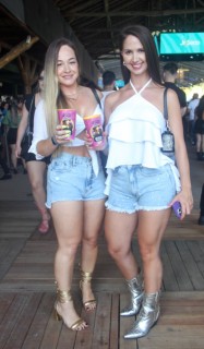 
<a style='margin-left: 5px;' class='btn btn-xs btn-social btn-facebook' href='https://www.facebook.com/sharer/sharer.php?u=https://www.galeramix.com.br/imagem/a151/800-800-90/conteudo/site_galerias/151/img6401.jpg' rel='popup' data-width='500' data-height='400'><i class='fa fa-facebook'></i>Compartilhar <span class='hidden-xs'>no Facebook</span>
</a> 
<a class='btn btn-default btn-xs' target='_blank' href='imagem/a151/800-800-90/conteudo/site_galerias/151/img6401.jpg'>
<span class='glyphicon glyphicon-cloud-download'></span> Salvar
</a>
