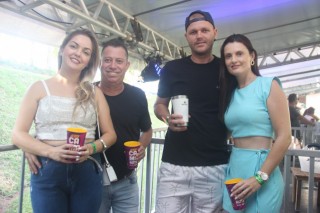 
<a style='margin-left: 5px;' class='btn btn-xs btn-social btn-facebook' href='https://www.facebook.com/sharer/sharer.php?u=https://www.galeramix.com.br/imagem/a151/800-800-90/conteudo/site_galerias/151/img6428.jpg' rel='popup' data-width='500' data-height='400'><i class='fa fa-facebook'></i>Compartilhar <span class='hidden-xs'>no Facebook</span>
</a> 
<a class='btn btn-default btn-xs' target='_blank' href='imagem/a151/800-800-90/conteudo/site_galerias/151/img6428.jpg'>
<span class='glyphicon glyphicon-cloud-download'></span> Salvar
</a>
