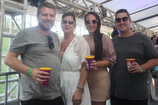 
<a style='margin-left: 5px;' class='btn btn-xs btn-social btn-facebook' href='https://www.facebook.com/sharer/sharer.php?u=https://www.galeramix.com.br/imagem/a151/800-800-90/conteudo/site_galerias/151/img6432.jpg' rel='popup' data-width='500' data-height='400'><i class='fa fa-facebook'></i>Compartilhar <span class='hidden-xs'>no Facebook</span>
</a> 
<a class='btn btn-default btn-xs' target='_blank' href='imagem/a151/800-800-90/conteudo/site_galerias/151/img6432.jpg'>
<span class='glyphicon glyphicon-cloud-download'></span> Salvar
</a>
