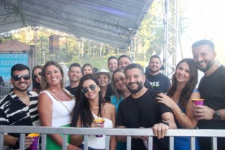 
<a style='margin-left: 5px;' class='btn btn-xs btn-social btn-facebook' href='https://www.facebook.com/sharer/sharer.php?u=https://www.galeramix.com.br/imagem/a151/800-800-90/conteudo/site_galerias/151/img6442.jpg' rel='popup' data-width='500' data-height='400'><i class='fa fa-facebook'></i>Compartilhar <span class='hidden-xs'>no Facebook</span>
</a> 
<a class='btn btn-default btn-xs' target='_blank' href='imagem/a151/800-800-90/conteudo/site_galerias/151/img6442.jpg'>
<span class='glyphicon glyphicon-cloud-download'></span> Salvar
</a>
