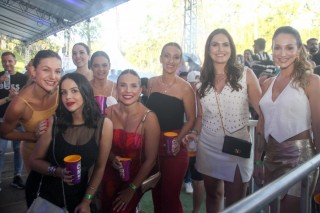 
<a style='margin-left: 5px;' class='btn btn-xs btn-social btn-facebook' href='https://www.facebook.com/sharer/sharer.php?u=https://www.galeramix.com.br/imagem/a151/800-800-90/conteudo/site_galerias/151/img6445.jpg' rel='popup' data-width='500' data-height='400'><i class='fa fa-facebook'></i>Compartilhar <span class='hidden-xs'>no Facebook</span>
</a> 
<a class='btn btn-default btn-xs' target='_blank' href='imagem/a151/800-800-90/conteudo/site_galerias/151/img6445.jpg'>
<span class='glyphicon glyphicon-cloud-download'></span> Salvar
</a>
