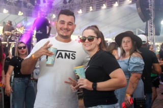 
<a style='margin-left: 5px;' class='btn btn-xs btn-social btn-facebook' href='https://www.facebook.com/sharer/sharer.php?u=https://www.galeramix.com.br/imagem/a151/800-800-90/conteudo/site_galerias/151/img6447.jpg' rel='popup' data-width='500' data-height='400'><i class='fa fa-facebook'></i>Compartilhar <span class='hidden-xs'>no Facebook</span>
</a> 
<a class='btn btn-default btn-xs' target='_blank' href='imagem/a151/800-800-90/conteudo/site_galerias/151/img6447.jpg'>
<span class='glyphicon glyphicon-cloud-download'></span> Salvar
</a>
