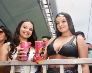 
<a style='margin-left: 5px;' class='btn btn-xs btn-social btn-facebook' href='https://www.facebook.com/sharer/sharer.php?u=https://www.galeramix.com.br/imagem/a151/800-800-90/conteudo/site_galerias/151/img6451.jpg' rel='popup' data-width='500' data-height='400'><i class='fa fa-facebook'></i>Compartilhar <span class='hidden-xs'>no Facebook</span>
</a> 
<a class='btn btn-default btn-xs' target='_blank' href='imagem/a151/800-800-90/conteudo/site_galerias/151/img6451.jpg'>
<span class='glyphicon glyphicon-cloud-download'></span> Salvar
</a>
