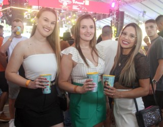 
<a style='margin-left: 5px;' class='btn btn-xs btn-social btn-facebook' href='https://www.facebook.com/sharer/sharer.php?u=https://www.galeramix.com.br/imagem/a151/800-800-90/conteudo/site_galerias/151/img6465.jpg' rel='popup' data-width='500' data-height='400'><i class='fa fa-facebook'></i>Compartilhar <span class='hidden-xs'>no Facebook</span>
</a> 
<a class='btn btn-default btn-xs' target='_blank' href='imagem/a151/800-800-90/conteudo/site_galerias/151/img6465.jpg'>
<span class='glyphicon glyphicon-cloud-download'></span> Salvar
</a>
