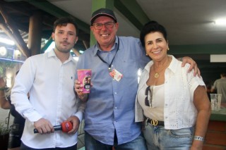 
<a style='margin-left: 5px;' class='btn btn-xs btn-social btn-facebook' href='https://www.facebook.com/sharer/sharer.php?u=https://www.galeramix.com.br/imagem/a151/800-800-90/conteudo/site_galerias/151/img6466.jpg' rel='popup' data-width='500' data-height='400'><i class='fa fa-facebook'></i>Compartilhar <span class='hidden-xs'>no Facebook</span>
</a> 
<a class='btn btn-default btn-xs' target='_blank' href='imagem/a151/800-800-90/conteudo/site_galerias/151/img6466.jpg'>
<span class='glyphicon glyphicon-cloud-download'></span> Salvar
</a>
