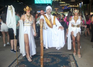 
<a style='margin-left: 5px;' class='btn btn-xs btn-social btn-facebook' href='https://www.facebook.com/sharer/sharer.php?u=https://www.galeramix.com.br/imagem/a151/800-800-90/conteudo/site_galerias/151/img6475.jpg' rel='popup' data-width='500' data-height='400'><i class='fa fa-facebook'></i>Compartilhar <span class='hidden-xs'>no Facebook</span>
</a> 
<a class='btn btn-default btn-xs' target='_blank' href='imagem/a151/800-800-90/conteudo/site_galerias/151/img6475.jpg'>
<span class='glyphicon glyphicon-cloud-download'></span> Salvar
</a>
