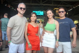 
<a style='margin-left: 5px;' class='btn btn-xs btn-social btn-facebook' href='https://www.facebook.com/sharer/sharer.php?u=https://www.galeramix.com.br/imagem/a151/800-800-90/conteudo/site_galerias/151/img6478.jpg' rel='popup' data-width='500' data-height='400'><i class='fa fa-facebook'></i>Compartilhar <span class='hidden-xs'>no Facebook</span>
</a> 
<a class='btn btn-default btn-xs' target='_blank' href='imagem/a151/800-800-90/conteudo/site_galerias/151/img6478.jpg'>
<span class='glyphicon glyphicon-cloud-download'></span> Salvar
</a>
