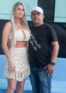 
<a style='margin-left: 5px;' class='btn btn-xs btn-social btn-facebook' href='https://www.facebook.com/sharer/sharer.php?u=https://www.galeramix.com.br/imagem/a151/800-800-90/conteudo/site_galerias/151/img6550.jpg' rel='popup' data-width='500' data-height='400'><i class='fa fa-facebook'></i>Compartilhar <span class='hidden-xs'>no Facebook</span>
</a> 
<a class='btn btn-default btn-xs' target='_blank' href='imagem/a151/800-800-90/conteudo/site_galerias/151/img6550.jpg'>
<span class='glyphicon glyphicon-cloud-download'></span> Salvar
</a>
