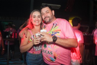 
    <a style='margin-left: 5px;' class='btn btn-xs btn-social btn-facebook' href='https://www.facebook.com/sharer/sharer.php?u=https://www.galeramix.com.br/imagem/a153/800-800-90/conteudo/site_galerias/153/carnaval-grandes-amigos-104.jpg' rel='popup' data-width='500' data-height='400'><i class='fa fa-facebook'></i>Compartilhar <span class='hidden-xs'>no Facebook</span>
</a> 
<a class='btn btn-default btn-xs' target='_blank' href='imagem/a153/800-800-90/conteudo/site_galerias/153/carnaval-grandes-amigos-104.jpg'>
    <span class='glyphicon glyphicon-cloud-download'></span> Salvar
</a>
