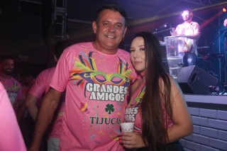 
<a style='margin-left: 5px;' class='btn btn-xs btn-social btn-facebook' href='https://www.facebook.com/sharer/sharer.php?u=https://www.galeramix.com.br/imagem/a153/800-800-90/conteudo/site_galerias/153/carnaval-grandes-amigos-108.jpg' rel='popup' data-width='500' data-height='400'><i class='fa fa-facebook'></i>Compartilhar <span class='hidden-xs'>no Facebook</span>
</a> 
<a class='btn btn-default btn-xs' target='_blank' href='imagem/a153/800-800-90/conteudo/site_galerias/153/carnaval-grandes-amigos-108.jpg'>
<span class='glyphicon glyphicon-cloud-download'></span> Salvar
</a>
