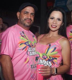 
<a style='margin-left: 5px;' class='btn btn-xs btn-social btn-facebook' href='https://www.facebook.com/sharer/sharer.php?u=https://www.galeramix.com.br/imagem/a153/800-800-90/conteudo/site_galerias/153/carnaval-grandes-amigos-110.jpg' rel='popup' data-width='500' data-height='400'><i class='fa fa-facebook'></i>Compartilhar <span class='hidden-xs'>no Facebook</span>
</a> 
<a class='btn btn-default btn-xs' target='_blank' href='imagem/a153/800-800-90/conteudo/site_galerias/153/carnaval-grandes-amigos-110.jpg'>
<span class='glyphicon glyphicon-cloud-download'></span> Salvar
</a>
