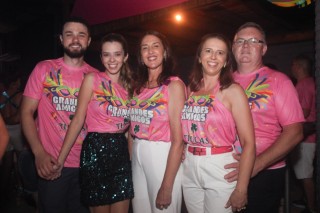 
<a style='margin-left: 5px;' class='btn btn-xs btn-social btn-facebook' href='https://www.facebook.com/sharer/sharer.php?u=https://www.galeramix.com.br/imagem/a153/800-800-90/conteudo/site_galerias/153/carnaval-grandes-amigos-135.jpg' rel='popup' data-width='500' data-height='400'><i class='fa fa-facebook'></i>Compartilhar <span class='hidden-xs'>no Facebook</span>
</a> 
<a class='btn btn-default btn-xs' target='_blank' href='imagem/a153/800-800-90/conteudo/site_galerias/153/carnaval-grandes-amigos-135.jpg'>
<span class='glyphicon glyphicon-cloud-download'></span> Salvar
</a>
