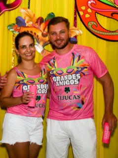 
<a style='margin-left: 5px;' class='btn btn-xs btn-social btn-facebook' href='https://www.facebook.com/sharer/sharer.php?u=https://www.galeramix.com.br/imagem/a153/800-800-90/conteudo/site_galerias/153/carnaval-grandes-amigos-148.jpg' rel='popup' data-width='500' data-height='400'><i class='fa fa-facebook'></i>Compartilhar <span class='hidden-xs'>no Facebook</span>
</a> 
<a class='btn btn-default btn-xs' target='_blank' href='imagem/a153/800-800-90/conteudo/site_galerias/153/carnaval-grandes-amigos-148.jpg'>
<span class='glyphicon glyphicon-cloud-download'></span> Salvar
</a>
