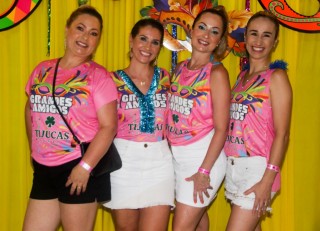 
<a style='margin-left: 5px;' class='btn btn-xs btn-social btn-facebook' href='https://www.facebook.com/sharer/sharer.php?u=https://www.galeramix.com.br/imagem/a153/800-800-90/conteudo/site_galerias/153/carnaval-grandes-amigos-46.jpg' rel='popup' data-width='500' data-height='400'><i class='fa fa-facebook'></i>Compartilhar <span class='hidden-xs'>no Facebook</span>
</a> 
<a class='btn btn-default btn-xs' target='_blank' href='imagem/a153/800-800-90/conteudo/site_galerias/153/carnaval-grandes-amigos-46.jpg'>
<span class='glyphicon glyphicon-cloud-download'></span> Salvar
</a>
