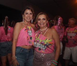 
<a style='margin-left: 5px;' class='btn btn-xs btn-social btn-facebook' href='https://www.facebook.com/sharer/sharer.php?u=https://www.galeramix.com.br/imagem/a153/800-800-90/conteudo/site_galerias/153/carnaval-grandes-amigos-74.jpg' rel='popup' data-width='500' data-height='400'><i class='fa fa-facebook'></i>Compartilhar <span class='hidden-xs'>no Facebook</span>
</a> 
<a class='btn btn-default btn-xs' target='_blank' href='imagem/a153/800-800-90/conteudo/site_galerias/153/carnaval-grandes-amigos-74.jpg'>
<span class='glyphicon glyphicon-cloud-download'></span> Salvar
</a>
