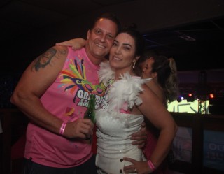 
<a style='margin-left: 5px;' class='btn btn-xs btn-social btn-facebook' href='https://www.facebook.com/sharer/sharer.php?u=https://www.galeramix.com.br/imagem/a153/800-800-90/conteudo/site_galerias/153/carnaval-grandes-amigos-84.jpg' rel='popup' data-width='500' data-height='400'><i class='fa fa-facebook'></i>Compartilhar <span class='hidden-xs'>no Facebook</span>
</a> 
<a class='btn btn-default btn-xs' target='_blank' href='imagem/a153/800-800-90/conteudo/site_galerias/153/carnaval-grandes-amigos-84.jpg'>
<span class='glyphicon glyphicon-cloud-download'></span> Salvar
</a>
