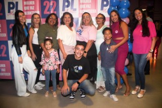 
        <a style='margin-left: 5px;' class='btn btn-xs btn-social btn-facebook' href='https://www.facebook.com/sharer/sharer.php?u=https://www.galeramix.com.br/imagem/a157/800-800-90/conteudo/site_galerias/157/pl-mulher-tijucas-105.jpg' rel='popup' data-width='500' data-height='400'><i class='fa fa-facebook'></i>Compartilhar <span class='hidden-xs'>no Facebook</span>
    </a> 
    <a class='btn btn-default btn-xs' target='_blank' href='imagem/a157/800-800-90/conteudo/site_galerias/157/pl-mulher-tijucas-105.jpg'>
        <span class='glyphicon glyphicon-cloud-download'></span> Salvar
    </a>
    