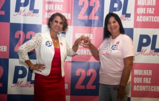 
<a style='margin-left: 5px;' class='btn btn-xs btn-social btn-facebook' href='https://www.facebook.com/sharer/sharer.php?u=https://www.galeramix.com.br/imagem/a157/800-800-90/conteudo/site_galerias/157/pl-mulher-tijucas-11.jpg' rel='popup' data-width='500' data-height='400'><i class='fa fa-facebook'></i>Compartilhar <span class='hidden-xs'>no Facebook</span>
</a> 
<a class='btn btn-default btn-xs' target='_blank' href='imagem/a157/800-800-90/conteudo/site_galerias/157/pl-mulher-tijucas-11.jpg'>
<span class='glyphicon glyphicon-cloud-download'></span> Salvar
</a>
