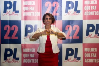 
<a style='margin-left: 5px;' class='btn btn-xs btn-social btn-facebook' href='https://www.facebook.com/sharer/sharer.php?u=https://www.galeramix.com.br/imagem/a157/800-800-90/conteudo/site_galerias/157/pl-mulher-tijucas-12.jpg' rel='popup' data-width='500' data-height='400'><i class='fa fa-facebook'></i>Compartilhar <span class='hidden-xs'>no Facebook</span>
</a> 
<a class='btn btn-default btn-xs' target='_blank' href='imagem/a157/800-800-90/conteudo/site_galerias/157/pl-mulher-tijucas-12.jpg'>
<span class='glyphicon glyphicon-cloud-download'></span> Salvar
</a>
