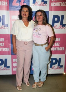 
<a style='margin-left: 5px;' class='btn btn-xs btn-social btn-facebook' href='https://www.facebook.com/sharer/sharer.php?u=https://www.galeramix.com.br/imagem/a157/800-800-90/conteudo/site_galerias/157/pl-mulher-tijucas-122.jpg' rel='popup' data-width='500' data-height='400'><i class='fa fa-facebook'></i>Compartilhar <span class='hidden-xs'>no Facebook</span>
</a> 
<a class='btn btn-default btn-xs' target='_blank' href='imagem/a157/800-800-90/conteudo/site_galerias/157/pl-mulher-tijucas-122.jpg'>
<span class='glyphicon glyphicon-cloud-download'></span> Salvar
</a>
