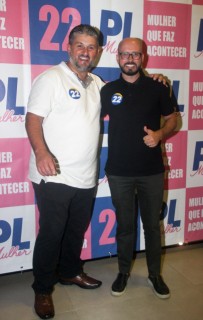 
<a style='margin-left: 5px;' class='btn btn-xs btn-social btn-facebook' href='https://www.facebook.com/sharer/sharer.php?u=https://www.galeramix.com.br/imagem/a157/800-800-90/conteudo/site_galerias/157/pl-mulher-tijucas-131.jpg' rel='popup' data-width='500' data-height='400'><i class='fa fa-facebook'></i>Compartilhar <span class='hidden-xs'>no Facebook</span>
</a> 
<a class='btn btn-default btn-xs' target='_blank' href='imagem/a157/800-800-90/conteudo/site_galerias/157/pl-mulher-tijucas-131.jpg'>
<span class='glyphicon glyphicon-cloud-download'></span> Salvar
</a>
