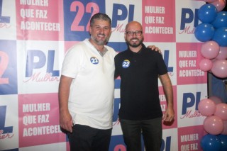 
<a style='margin-left: 5px;' class='btn btn-xs btn-social btn-facebook' href='https://www.facebook.com/sharer/sharer.php?u=https://www.galeramix.com.br/imagem/a157/800-800-90/conteudo/site_galerias/157/pl-mulher-tijucas-132.jpg' rel='popup' data-width='500' data-height='400'><i class='fa fa-facebook'></i>Compartilhar <span class='hidden-xs'>no Facebook</span>
</a> 
<a class='btn btn-default btn-xs' target='_blank' href='imagem/a157/800-800-90/conteudo/site_galerias/157/pl-mulher-tijucas-132.jpg'>
<span class='glyphicon glyphicon-cloud-download'></span> Salvar
</a>
