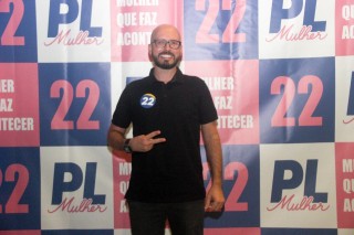 
<a style='margin-left: 5px;' class='btn btn-xs btn-social btn-facebook' href='https://www.facebook.com/sharer/sharer.php?u=https://www.galeramix.com.br/imagem/a157/800-800-90/conteudo/site_galerias/157/pl-mulher-tijucas-14.jpg' rel='popup' data-width='500' data-height='400'><i class='fa fa-facebook'></i>Compartilhar <span class='hidden-xs'>no Facebook</span>
</a> 
<a class='btn btn-default btn-xs' target='_blank' href='imagem/a157/800-800-90/conteudo/site_galerias/157/pl-mulher-tijucas-14.jpg'>
<span class='glyphicon glyphicon-cloud-download'></span> Salvar
</a>
