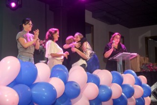 
<a style='margin-left: 5px;' class='btn btn-xs btn-social btn-facebook' href='https://www.facebook.com/sharer/sharer.php?u=https://www.galeramix.com.br/imagem/a157/800-800-90/conteudo/site_galerias/157/pl-mulher-tijucas-140.jpg' rel='popup' data-width='500' data-height='400'><i class='fa fa-facebook'></i>Compartilhar <span class='hidden-xs'>no Facebook</span>
</a> 
<a class='btn btn-default btn-xs' target='_blank' href='imagem/a157/800-800-90/conteudo/site_galerias/157/pl-mulher-tijucas-140.jpg'>
<span class='glyphicon glyphicon-cloud-download'></span> Salvar
</a>
