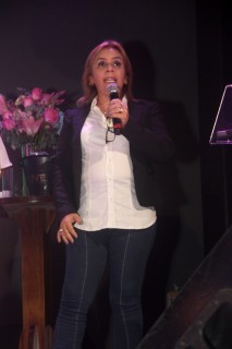 
<a style='margin-left: 5px;' class='btn btn-xs btn-social btn-facebook' href='https://www.facebook.com/sharer/sharer.php?u=https://www.galeramix.com.br/imagem/a157/800-800-90/conteudo/site_galerias/157/pl-mulher-tijucas-146.jpg' rel='popup' data-width='500' data-height='400'><i class='fa fa-facebook'></i>Compartilhar <span class='hidden-xs'>no Facebook</span>
</a> 
<a class='btn btn-default btn-xs' target='_blank' href='imagem/a157/800-800-90/conteudo/site_galerias/157/pl-mulher-tijucas-146.jpg'>
<span class='glyphicon glyphicon-cloud-download'></span> Salvar
</a>
