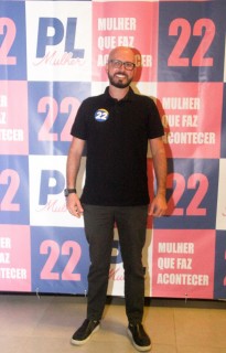 
<a style='margin-left: 5px;' class='btn btn-xs btn-social btn-facebook' href='https://www.facebook.com/sharer/sharer.php?u=https://www.galeramix.com.br/imagem/a157/800-800-90/conteudo/site_galerias/157/pl-mulher-tijucas-15.jpg' rel='popup' data-width='500' data-height='400'><i class='fa fa-facebook'></i>Compartilhar <span class='hidden-xs'>no Facebook</span>
</a> 
<a class='btn btn-default btn-xs' target='_blank' href='imagem/a157/800-800-90/conteudo/site_galerias/157/pl-mulher-tijucas-15.jpg'>
<span class='glyphicon glyphicon-cloud-download'></span> Salvar
</a>
