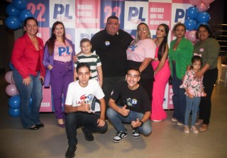 
<a style='margin-left: 5px;' class='btn btn-xs btn-social btn-facebook' href='https://www.facebook.com/sharer/sharer.php?u=https://www.galeramix.com.br/imagem/a157/800-800-90/conteudo/site_galerias/157/pl-mulher-tijucas-155.jpg' rel='popup' data-width='500' data-height='400'><i class='fa fa-facebook'></i>Compartilhar <span class='hidden-xs'>no Facebook</span>
</a> 
<a class='btn btn-default btn-xs' target='_blank' href='imagem/a157/800-800-90/conteudo/site_galerias/157/pl-mulher-tijucas-155.jpg'>
<span class='glyphicon glyphicon-cloud-download'></span> Salvar
</a>
