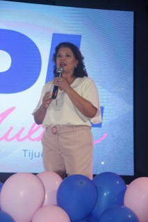 
<a style='margin-left: 5px;' class='btn btn-xs btn-social btn-facebook' href='https://www.facebook.com/sharer/sharer.php?u=https://www.galeramix.com.br/imagem/a157/800-800-90/conteudo/site_galerias/157/pl-mulher-tijucas-160.jpg' rel='popup' data-width='500' data-height='400'><i class='fa fa-facebook'></i>Compartilhar <span class='hidden-xs'>no Facebook</span>
</a> 
<a class='btn btn-default btn-xs' target='_blank' href='imagem/a157/800-800-90/conteudo/site_galerias/157/pl-mulher-tijucas-160.jpg'>
<span class='glyphicon glyphicon-cloud-download'></span> Salvar
</a>
