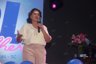 
<a style='margin-left: 5px;' class='btn btn-xs btn-social btn-facebook' href='https://www.facebook.com/sharer/sharer.php?u=https://www.galeramix.com.br/imagem/a157/800-800-90/conteudo/site_galerias/157/pl-mulher-tijucas-163.jpg' rel='popup' data-width='500' data-height='400'><i class='fa fa-facebook'></i>Compartilhar <span class='hidden-xs'>no Facebook</span>
</a> 
<a class='btn btn-default btn-xs' target='_blank' href='imagem/a157/800-800-90/conteudo/site_galerias/157/pl-mulher-tijucas-163.jpg'>
<span class='glyphicon glyphicon-cloud-download'></span> Salvar
</a>
