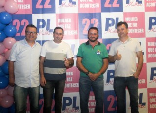 
<a style='margin-left: 5px;' class='btn btn-xs btn-social btn-facebook' href='https://www.facebook.com/sharer/sharer.php?u=https://www.galeramix.com.br/imagem/a157/800-800-90/conteudo/site_galerias/157/pl-mulher-tijucas-18.jpg' rel='popup' data-width='500' data-height='400'><i class='fa fa-facebook'></i>Compartilhar <span class='hidden-xs'>no Facebook</span>
</a> 
<a class='btn btn-default btn-xs' target='_blank' href='imagem/a157/800-800-90/conteudo/site_galerias/157/pl-mulher-tijucas-18.jpg'>
<span class='glyphicon glyphicon-cloud-download'></span> Salvar
</a>
