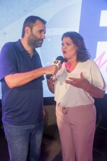 
<a style='margin-left: 5px;' class='btn btn-xs btn-social btn-facebook' href='https://www.facebook.com/sharer/sharer.php?u=https://www.galeramix.com.br/imagem/a157/800-800-90/conteudo/site_galerias/157/pl-mulher-tijucas-188.jpg' rel='popup' data-width='500' data-height='400'><i class='fa fa-facebook'></i>Compartilhar <span class='hidden-xs'>no Facebook</span>
</a> 
<a class='btn btn-default btn-xs' target='_blank' href='imagem/a157/800-800-90/conteudo/site_galerias/157/pl-mulher-tijucas-188.jpg'>
<span class='glyphicon glyphicon-cloud-download'></span> Salvar
</a>
