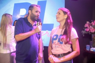 
<a style='margin-left: 5px;' class='btn btn-xs btn-social btn-facebook' href='https://www.facebook.com/sharer/sharer.php?u=https://www.galeramix.com.br/imagem/a157/800-800-90/conteudo/site_galerias/157/pl-mulher-tijucas-190.jpg' rel='popup' data-width='500' data-height='400'><i class='fa fa-facebook'></i>Compartilhar <span class='hidden-xs'>no Facebook</span>
</a> 
<a class='btn btn-default btn-xs' target='_blank' href='imagem/a157/800-800-90/conteudo/site_galerias/157/pl-mulher-tijucas-190.jpg'>
<span class='glyphicon glyphicon-cloud-download'></span> Salvar
</a>
