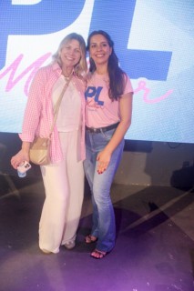 
<a style='margin-left: 5px;' class='btn btn-xs btn-social btn-facebook' href='https://www.facebook.com/sharer/sharer.php?u=https://www.galeramix.com.br/imagem/a157/800-800-90/conteudo/site_galerias/157/pl-mulher-tijucas-194.jpg' rel='popup' data-width='500' data-height='400'><i class='fa fa-facebook'></i>Compartilhar <span class='hidden-xs'>no Facebook</span>
</a> 
<a class='btn btn-default btn-xs' target='_blank' href='imagem/a157/800-800-90/conteudo/site_galerias/157/pl-mulher-tijucas-194.jpg'>
<span class='glyphicon glyphicon-cloud-download'></span> Salvar
</a>
