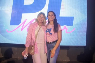 
<a style='margin-left: 5px;' class='btn btn-xs btn-social btn-facebook' href='https://www.facebook.com/sharer/sharer.php?u=https://www.galeramix.com.br/imagem/a157/800-800-90/conteudo/site_galerias/157/pl-mulher-tijucas-195.jpg' rel='popup' data-width='500' data-height='400'><i class='fa fa-facebook'></i>Compartilhar <span class='hidden-xs'>no Facebook</span>
</a> 
<a class='btn btn-default btn-xs' target='_blank' href='imagem/a157/800-800-90/conteudo/site_galerias/157/pl-mulher-tijucas-195.jpg'>
<span class='glyphicon glyphicon-cloud-download'></span> Salvar
</a>
