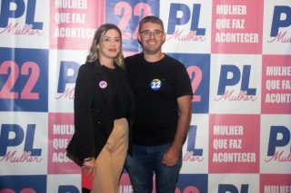 
<a style='margin-left: 5px;' class='btn btn-xs btn-social btn-facebook' href='https://www.facebook.com/sharer/sharer.php?u=https://www.galeramix.com.br/imagem/a157/800-800-90/conteudo/site_galerias/157/pl-mulher-tijucas-25.jpg' rel='popup' data-width='500' data-height='400'><i class='fa fa-facebook'></i>Compartilhar <span class='hidden-xs'>no Facebook</span>
</a> 
<a class='btn btn-default btn-xs' target='_blank' href='imagem/a157/800-800-90/conteudo/site_galerias/157/pl-mulher-tijucas-25.jpg'>
<span class='glyphicon glyphicon-cloud-download'></span> Salvar
</a>
